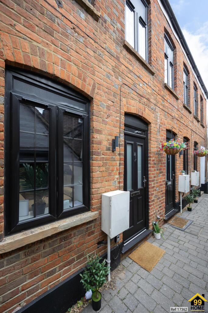 Main image of property: East Street, Chesham, Buckinghamshire, HP5