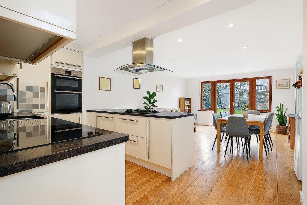 House in Canterbury - View 3