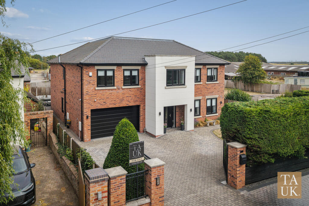 Main image of property: Pasture Lane, Formby, L37