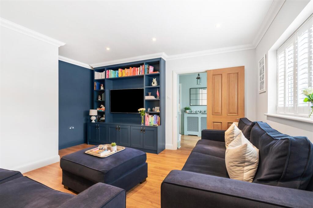 Broadmead Aveunue, Worcester park photo 4