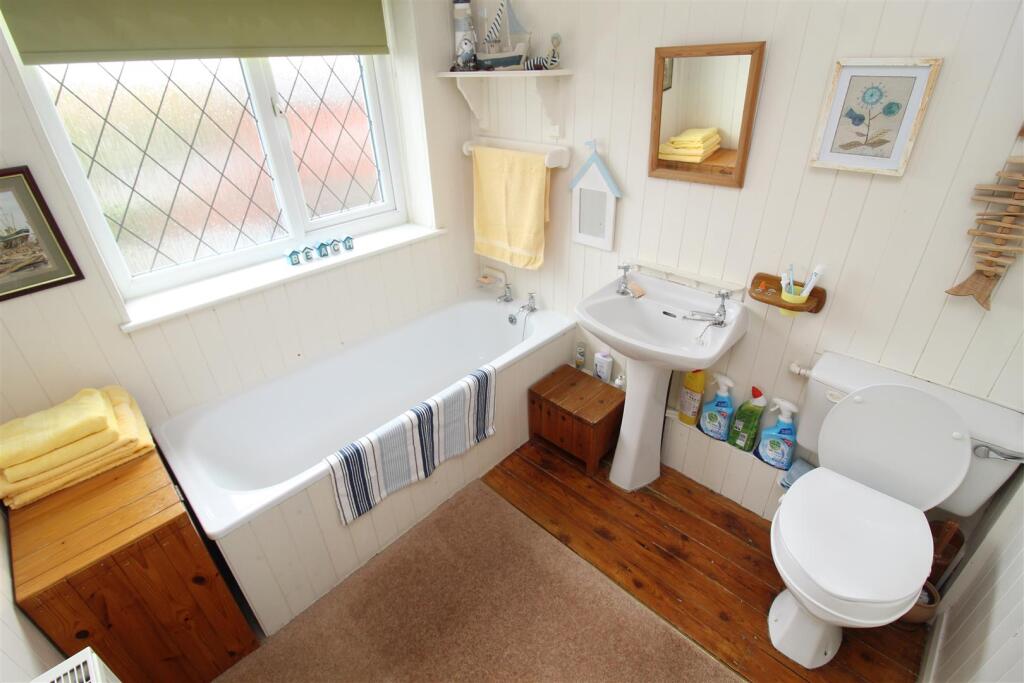 Elmwood Grove, Horbury, Wakefield photo 3