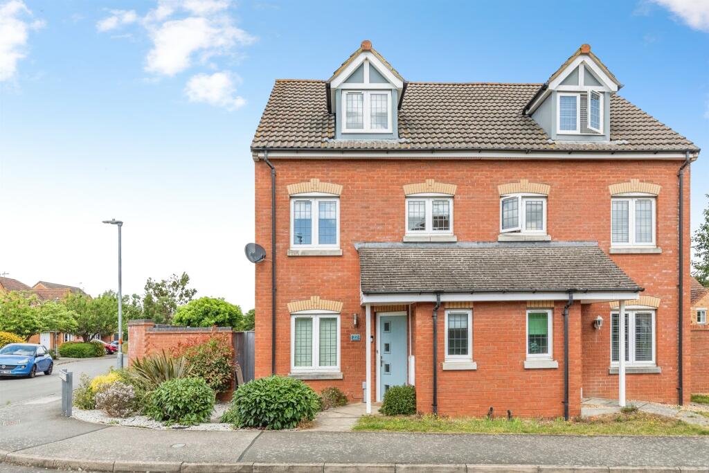 House in Rushden, North Northamptonshire - View 2