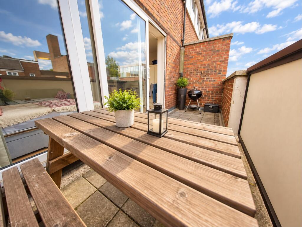 Apartment in London - View 2