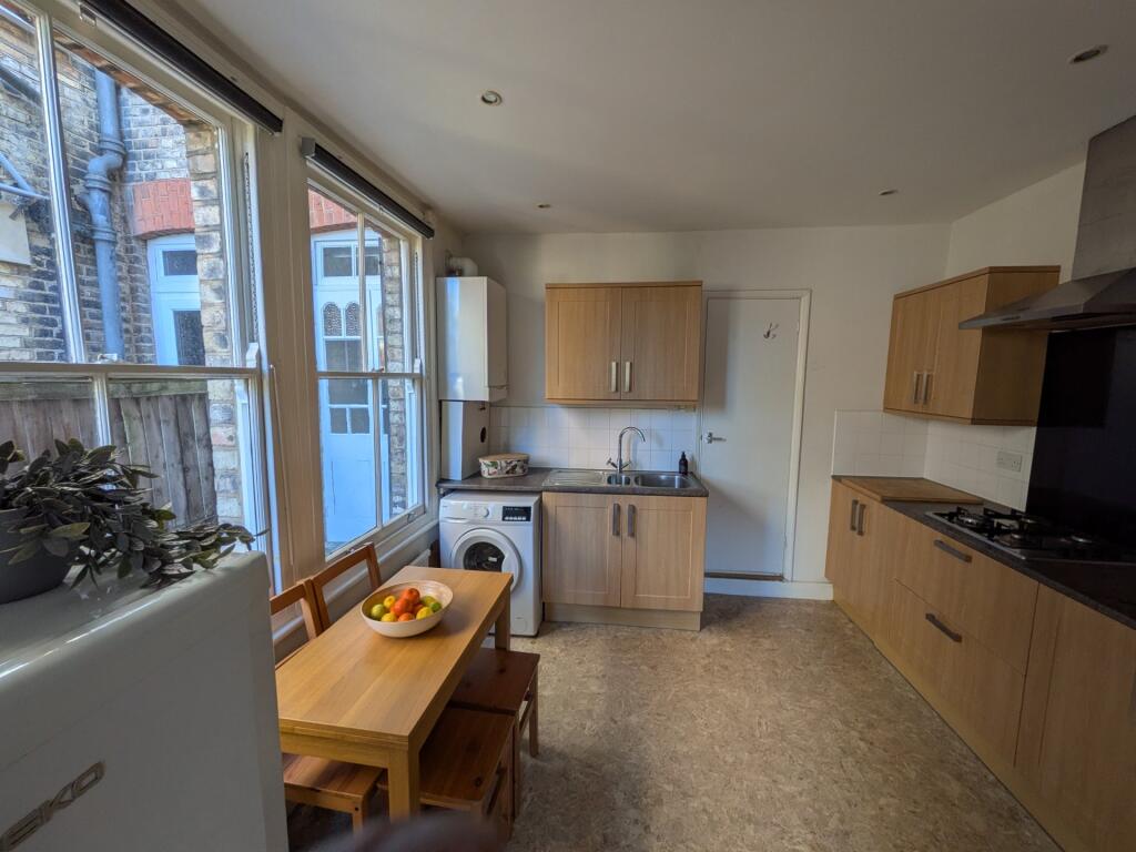 Apartment in London - More