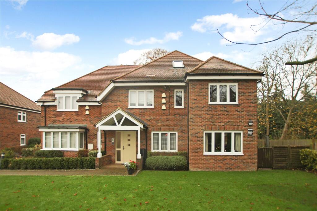 Main image of property: The Paddocks, Dunstable, LU6