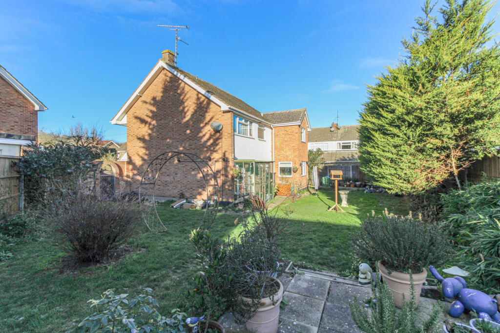 Brackendale Close, Hockley photo 2