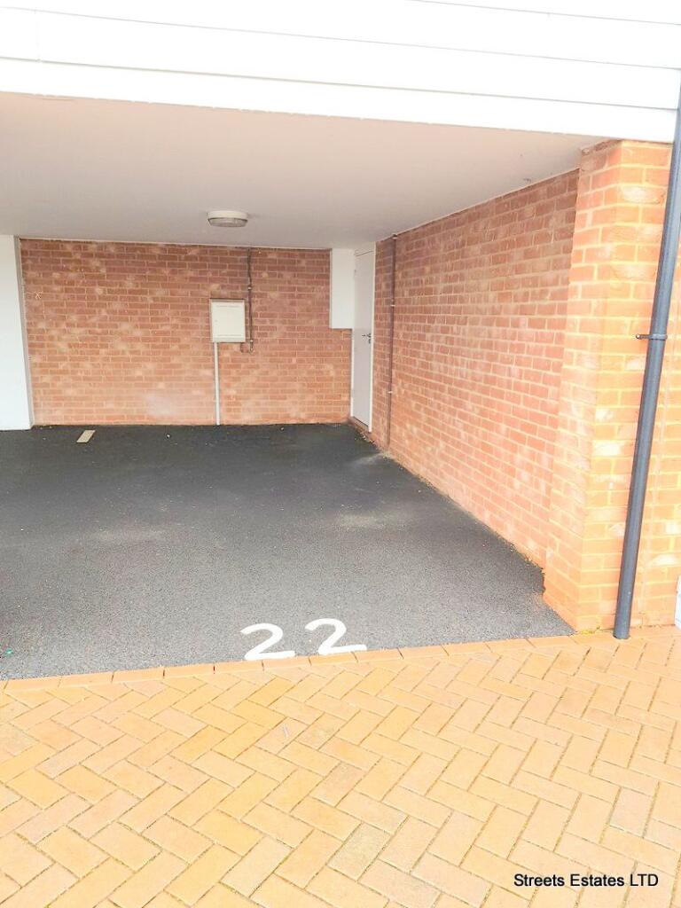 House in Rochester, Frindsbury Extra - More