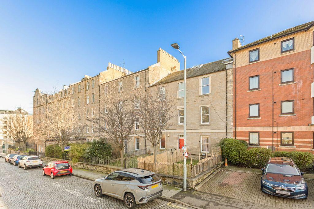 Main image of property: 17/5 Portland St, Edinburgh, EH6 4SX