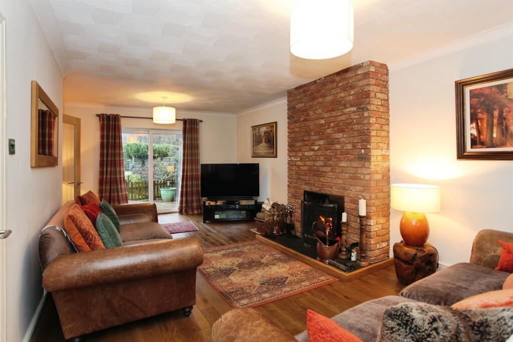 House in Cardiff, Llanharry - View 4