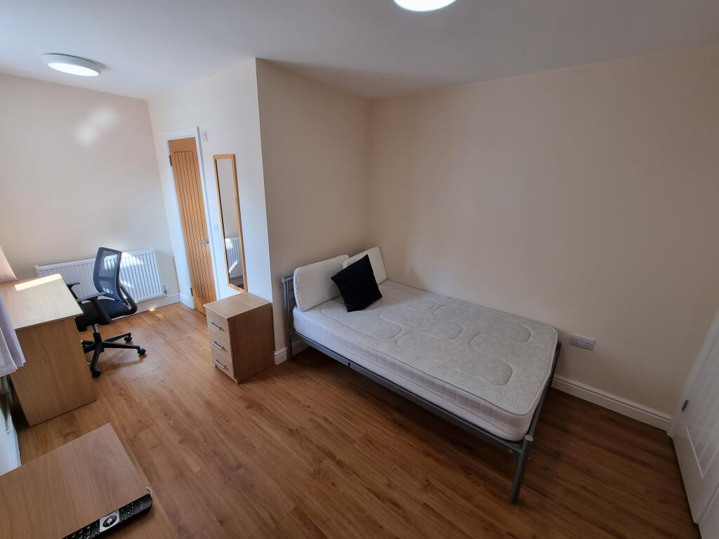 House in Leamington Spa, Sydenham, Royal Leamington Spa - View 4