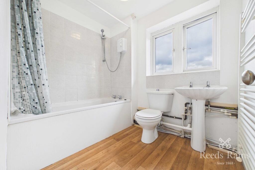 Apartment in Huddersfield - View 4