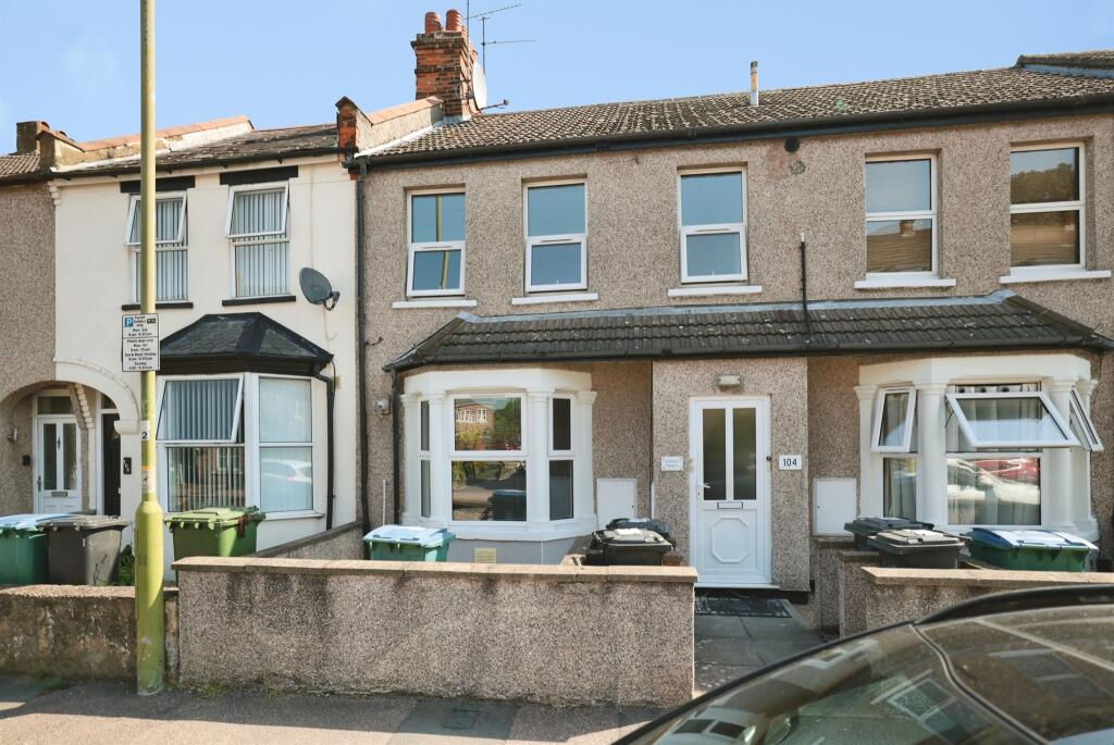 Main image of property: Queens Avenue, Watford