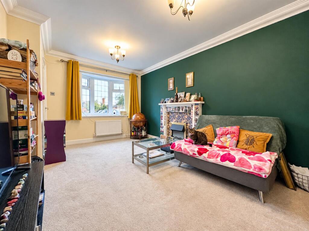 House in Staffordshire Moorlands, Leek - View 4