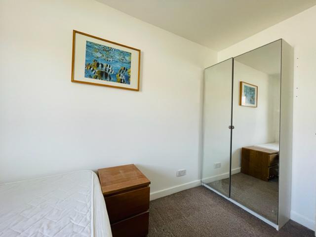 House in London - View 2