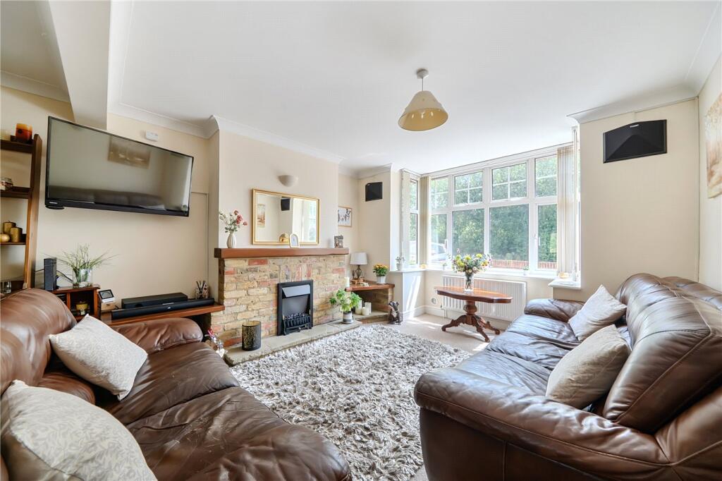 House in Aldershot, Cargate, North Town - More