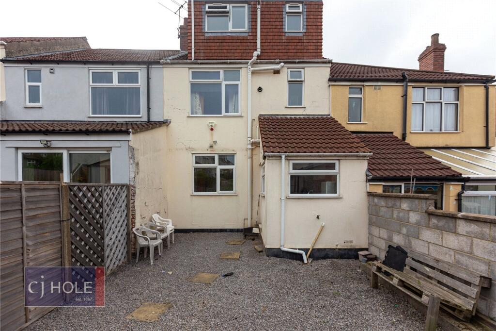 5 bedroom terraced house for rent
