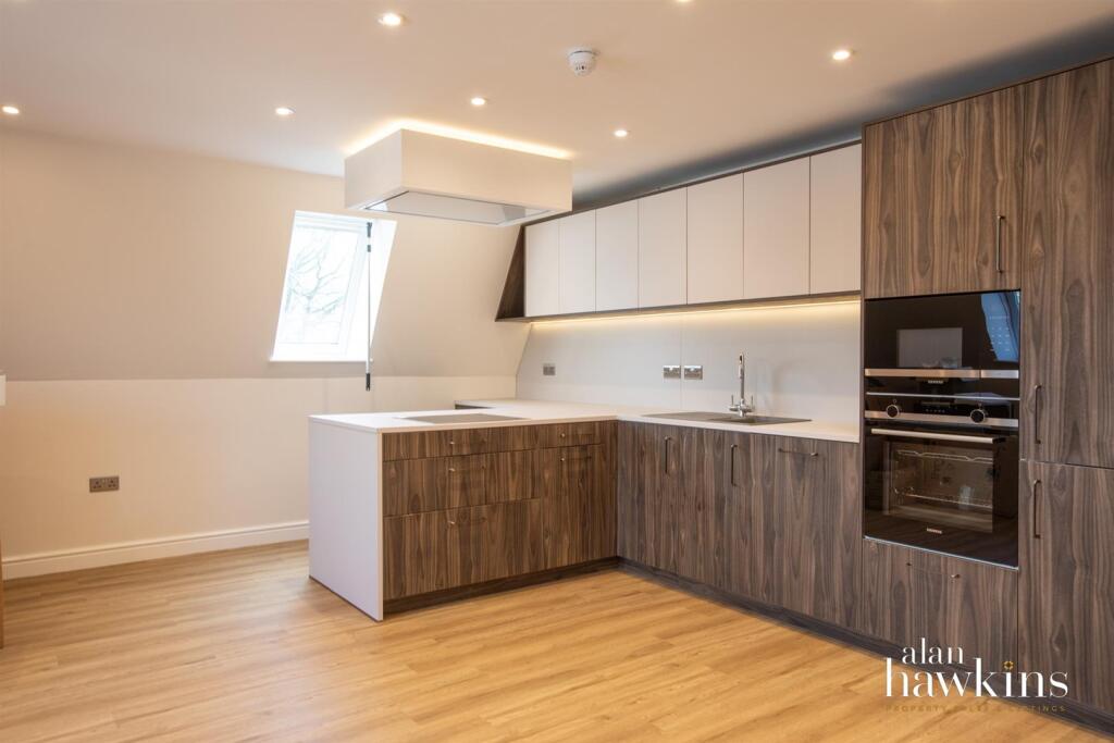 Andrews Court, Lyneham SN15 photo 3