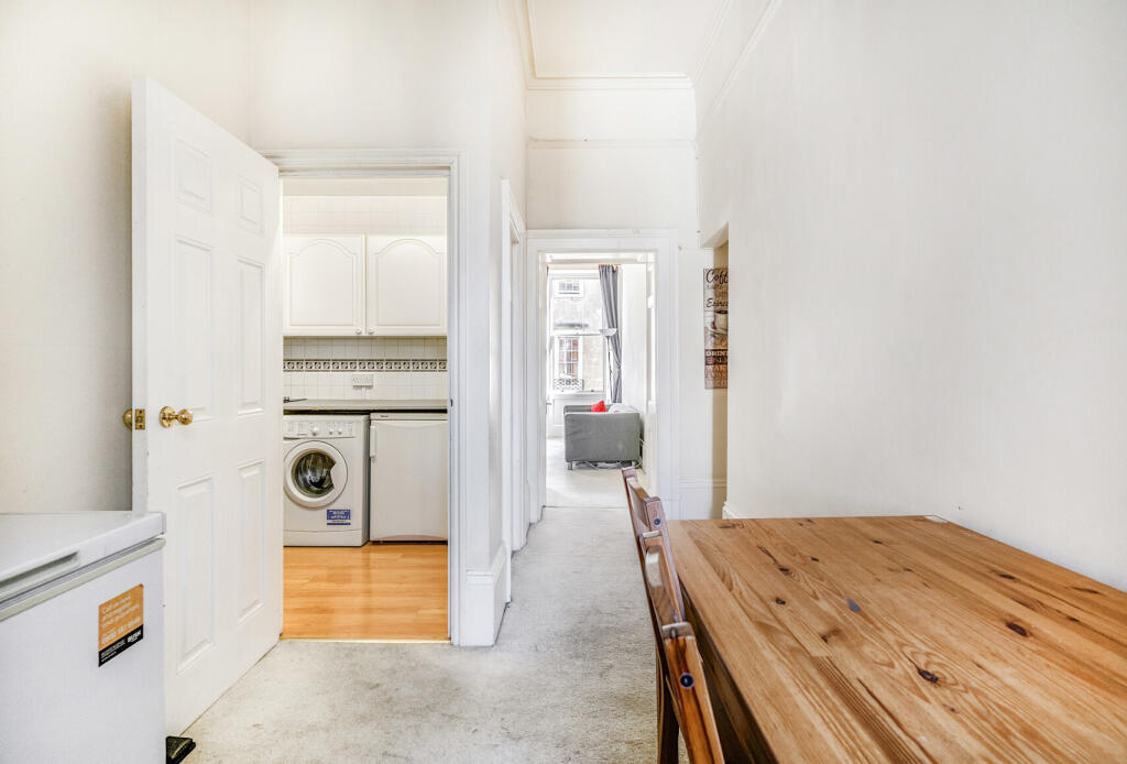 Apartment in Bath, Widcombe - More