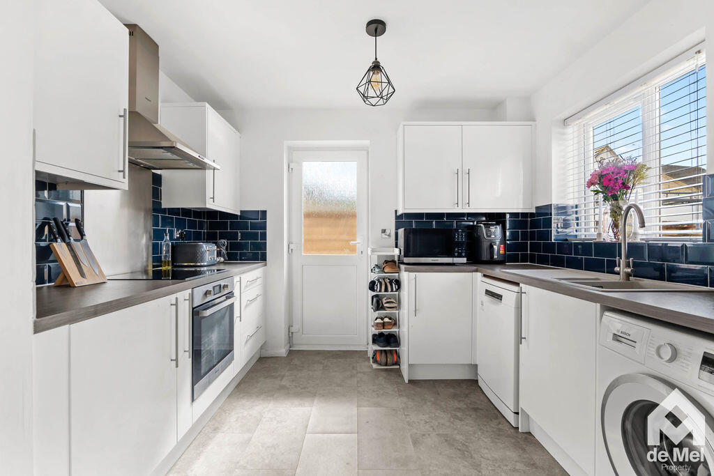 House in Gloucester - View 4