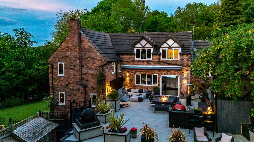 Main image of property: Croft House 17 Crofters Court, Holmes Chapel
