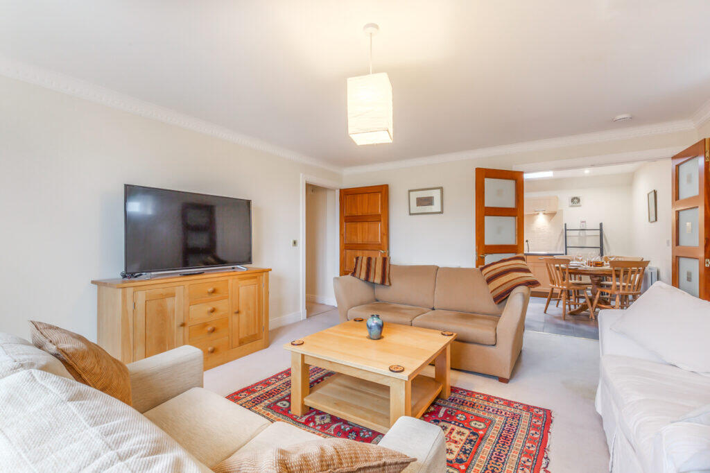Apartment in Edinburgh - More