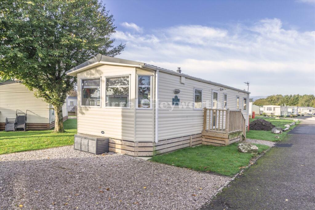 2-bed house on Venture Caravan Park, Westgate, Morecambe, £37,500