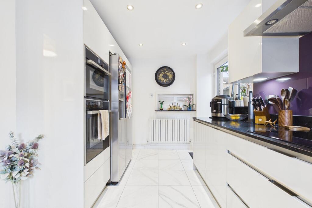House in Maidenhead, Cox Green - View 4