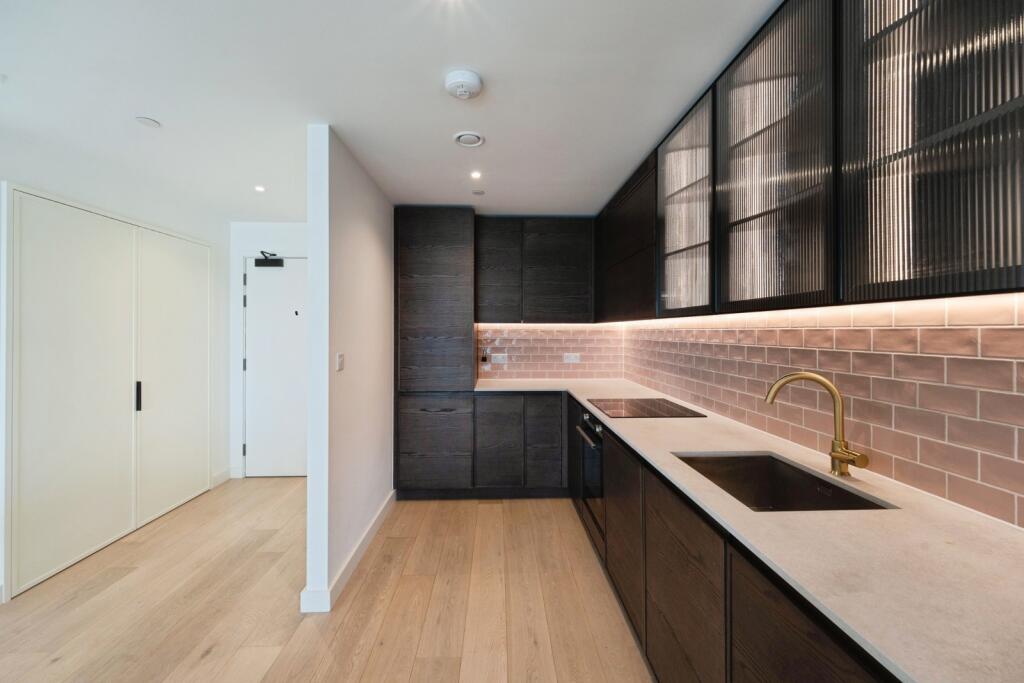 Apartment in London - More