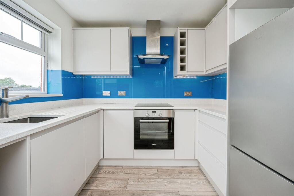Apartment in Aylesbury, Weston Turville - View 2