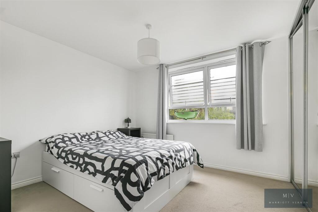 Apartment in Croydon - View 2