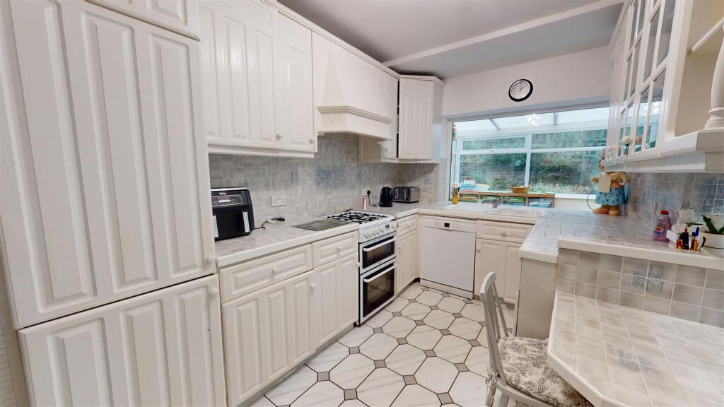 Additional image 4 of Ashtree Grove, Bradford