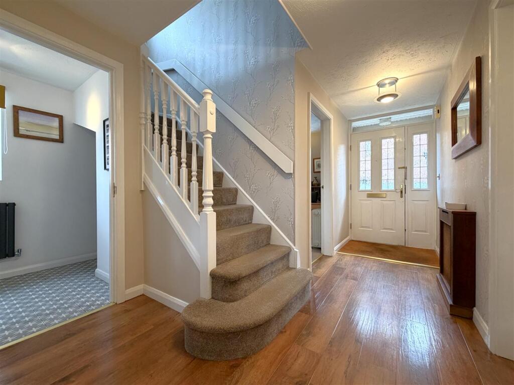 House in Newark, Fernwood - View 5