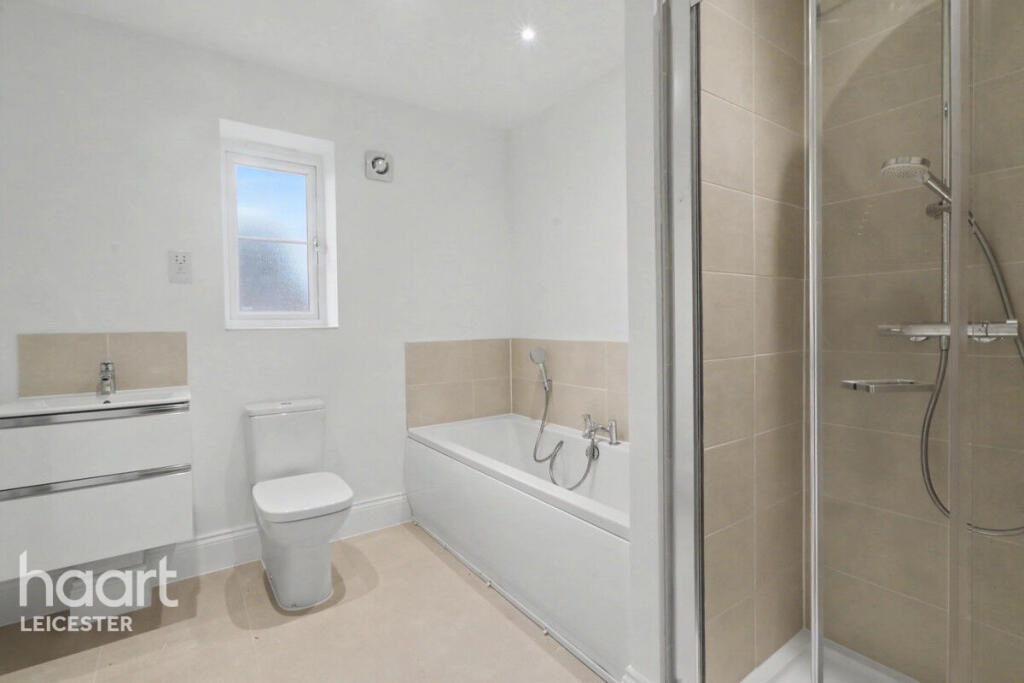 House in Hinckley and Bosworth, Stoke Golding - View 5