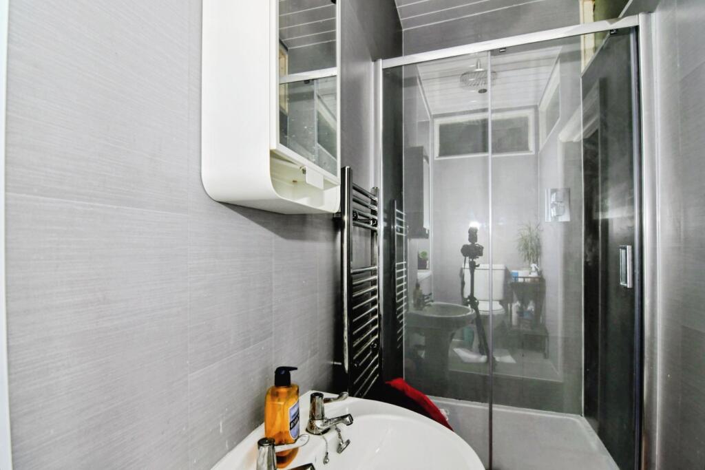 Apartment in Exeter - More