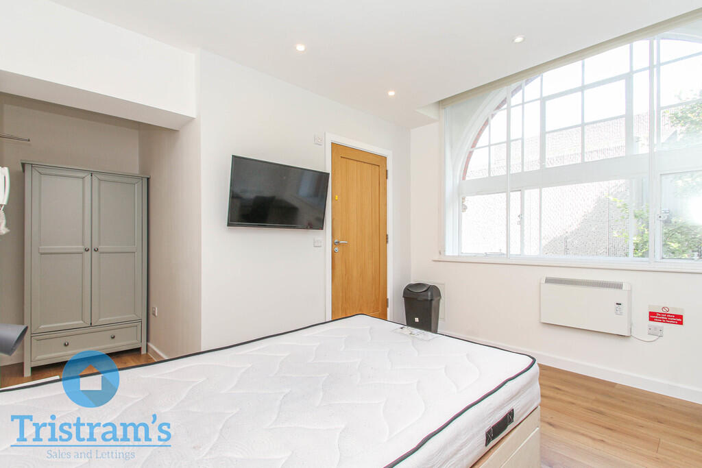 Studio flat for rent