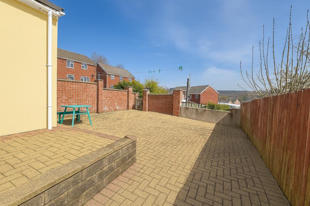 House in Merthyr Tydfil, Cefn-coed-y-cymmer, Trefechan - View 2