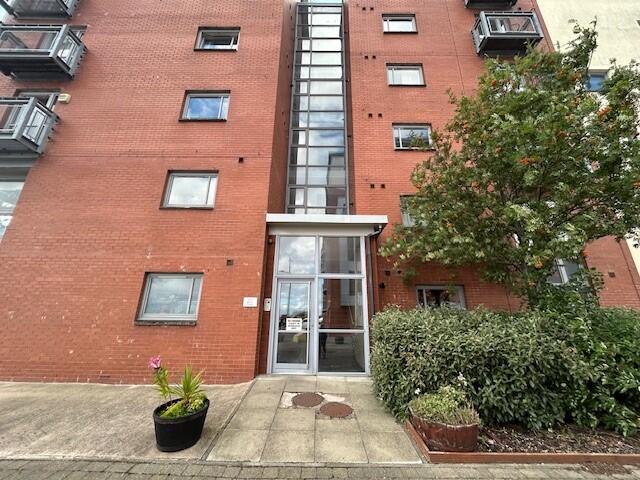 Main image of property: 27 Marine Parade, Dundee, DD1 3BN