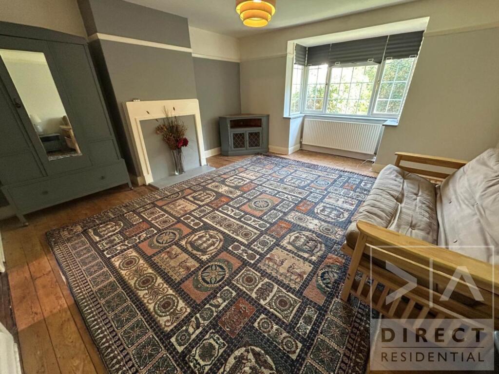 Main image of property: The Parade, Epsom, KT18 5DU