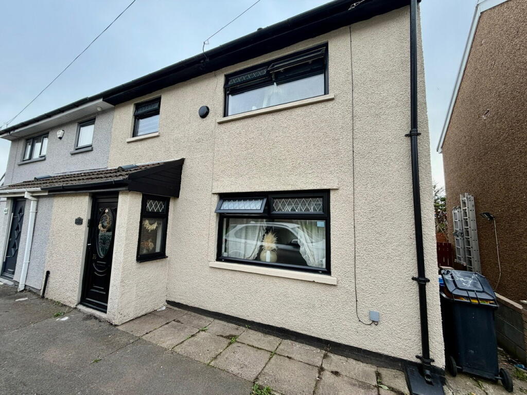 House in Cardiff, Treharris - More