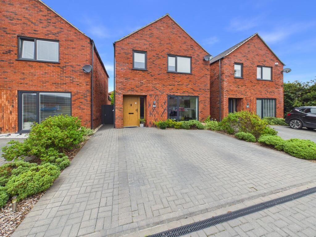 Main image of property: Frederick Fields, Barton-Upon-Humber, Lincolnshire, DN18 5FU