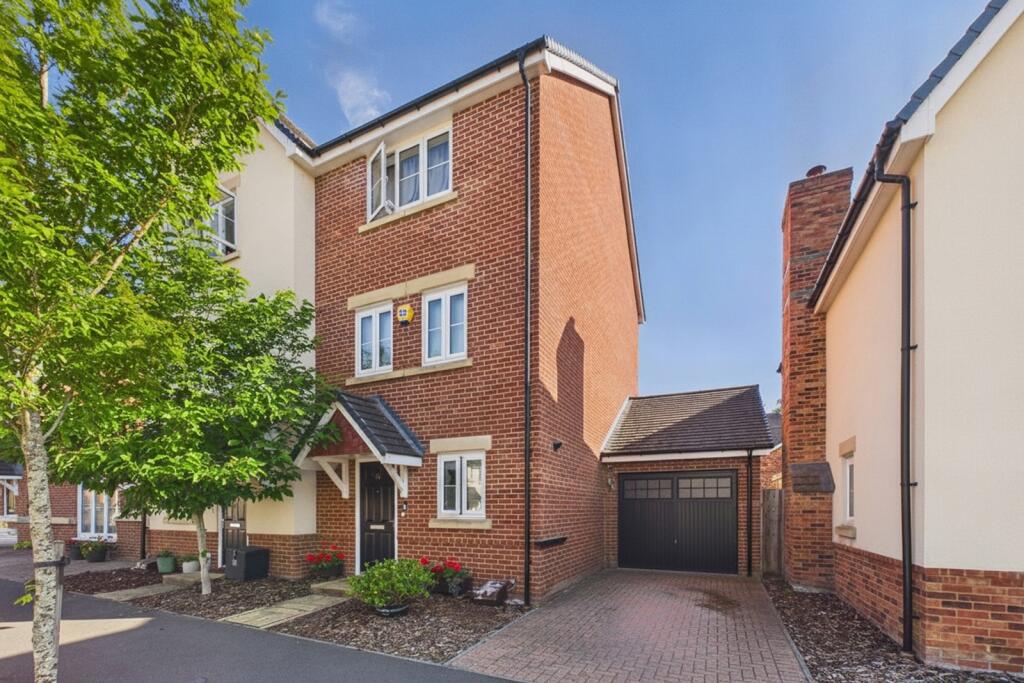 Main image of property: Warbler Road, Farnborough, Hampshire, GU14