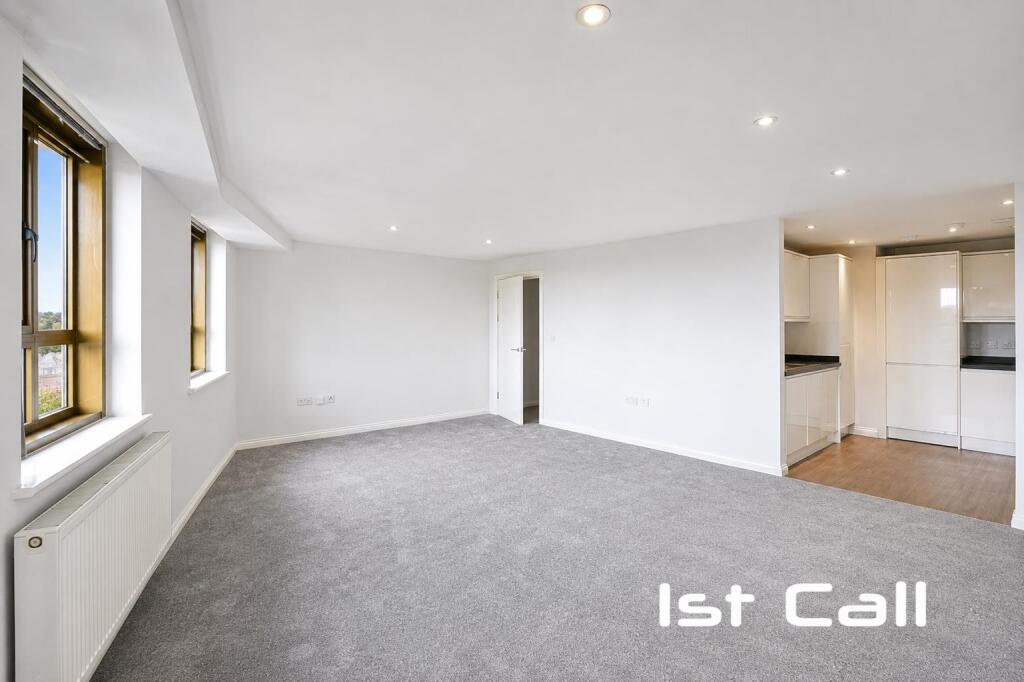 Apartment in Southend-on-Sea, Essex - View 3