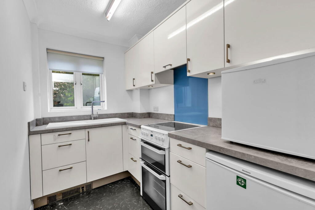 Fitzjohn Court, Hassocks, BN6 8QP photo 4
