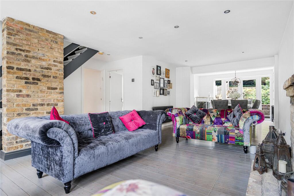 House in Watford - View 2