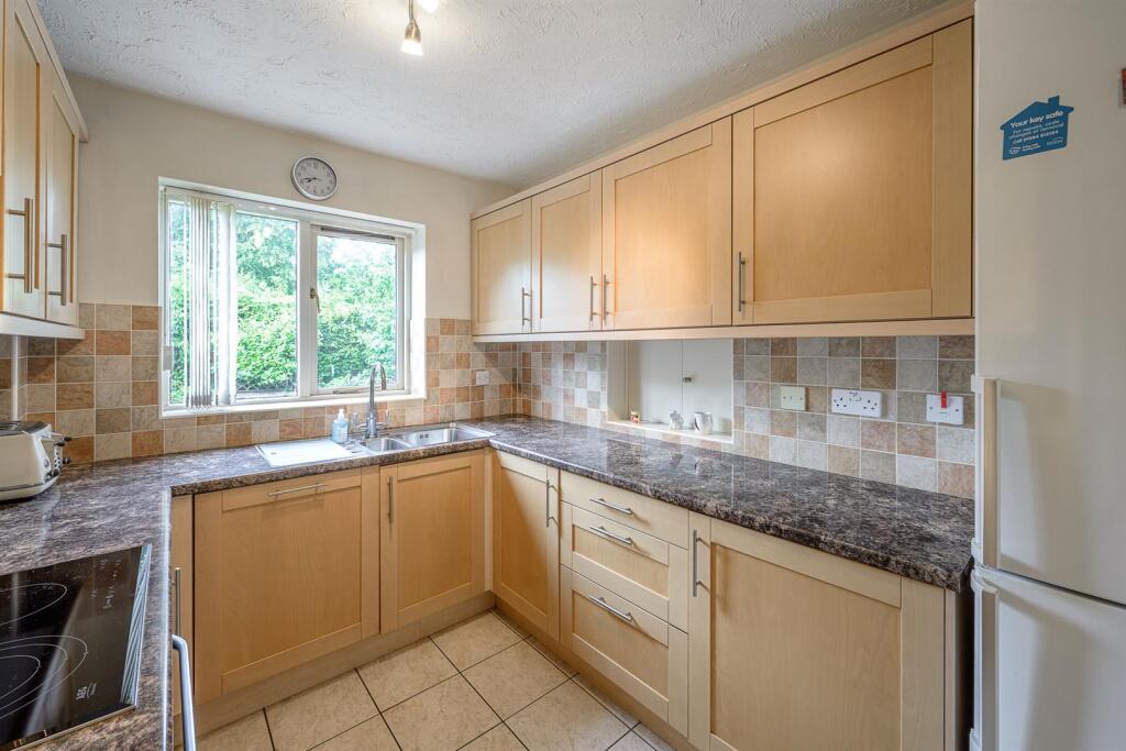 House in Dudley - View 4