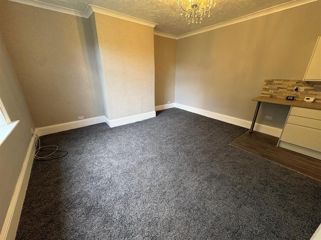 South Parade, Cleckheaton photo 5
