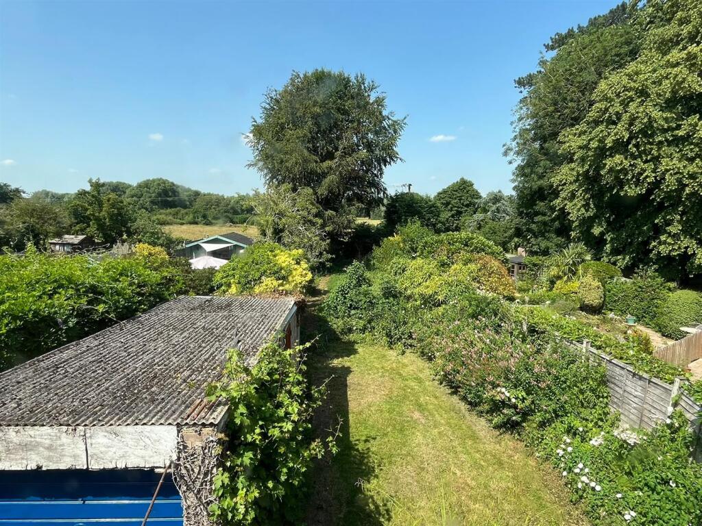 House in Nether Heyford, West Northamptonshire - View 4