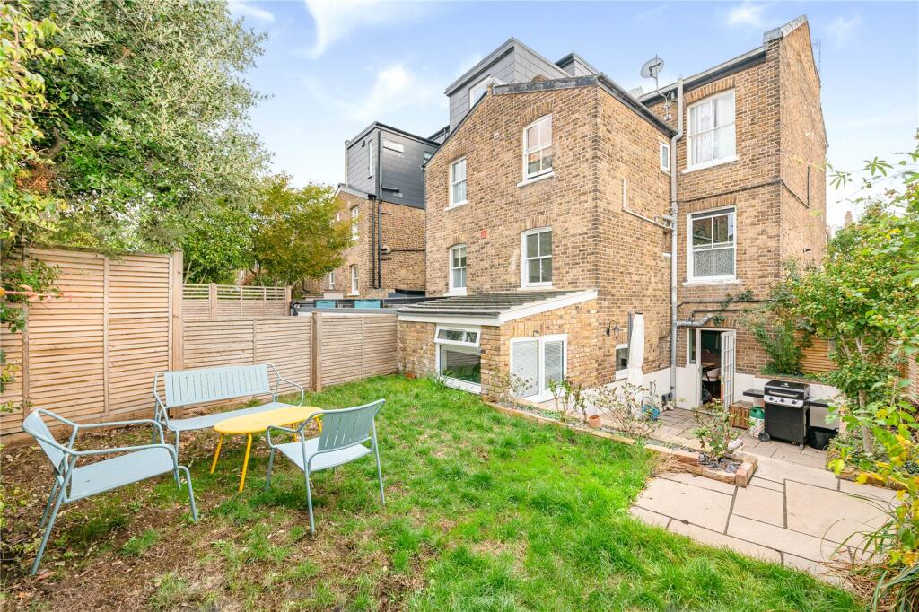 House in Twickenham - View 5