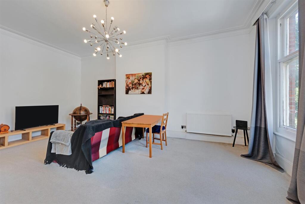 Apartment in London - More