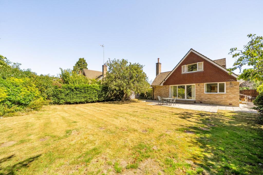 House in Tandridge, Church Town, Godstone - View 4